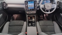 2025 (74) VOLVO XC40 2.0 B3P Plus Dark 5dr Auto 5330871