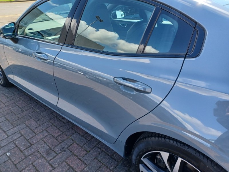 2022 (72) VOLVO S60 2.0 B5P R DESIGN 4dr Auto 5315541