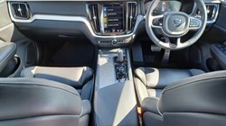 2022 (72) VOLVO S60 2.0 B5P R DESIGN 4dr Auto 5315531
