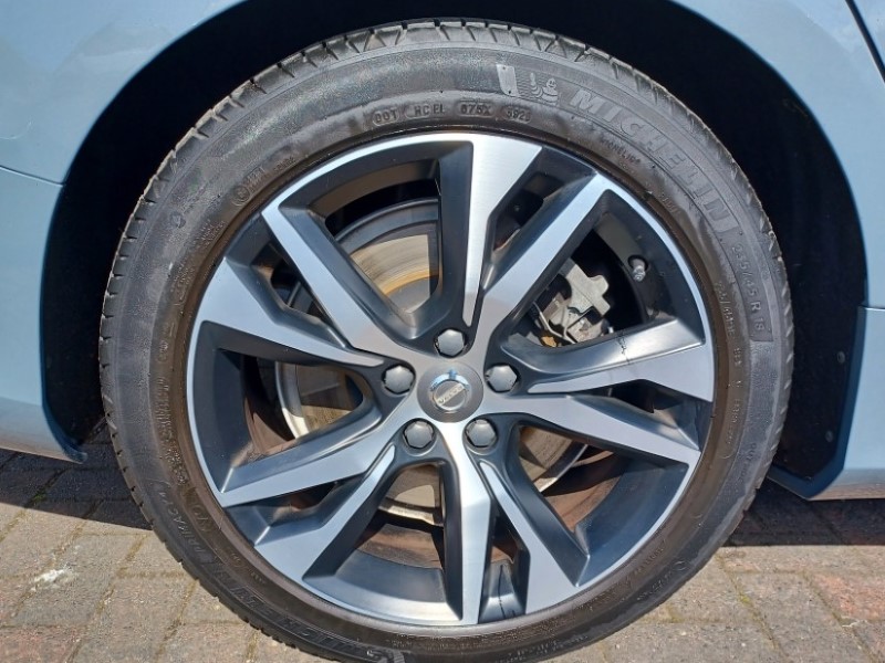 2022 (72) VOLVO S60 2.0 B5P R DESIGN 4dr Auto 5315543