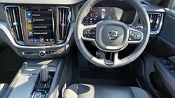 2022 (72) VOLVO S60 2.0 B5P R DESIGN 4dr Auto 5315530
