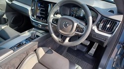2022 (72) VOLVO S60 2.0 B5P R DESIGN 4dr Auto 5315522