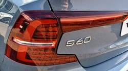 2022 (72) VOLVO S60 2.0 B5P R DESIGN 4dr Auto 5315542