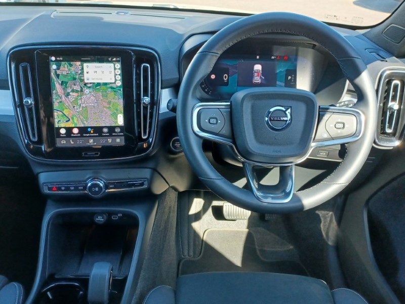 2025 (75) VOLVO XC40 2.0 B3P Plus Dark 5dr Auto 5350911