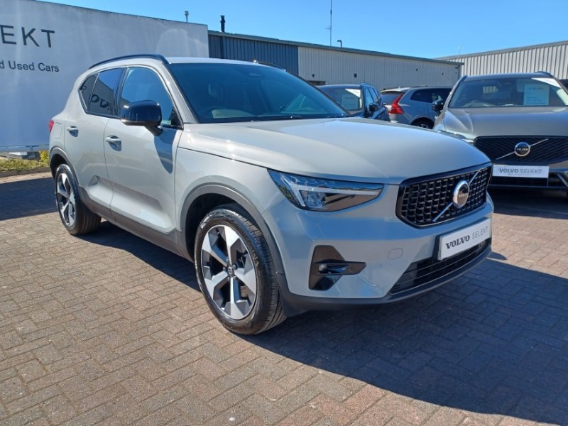 2025 (75) VOLVO XC40 2.0 B3P Plus Dark 5dr Auto