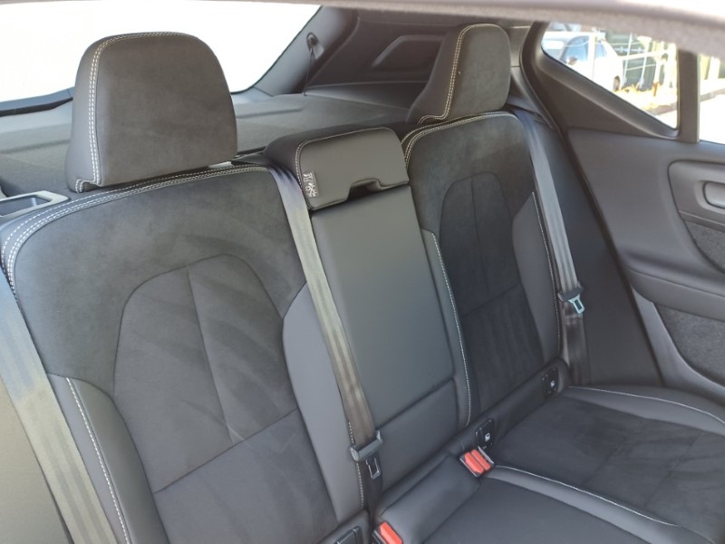 2025 (75) VOLVO XC40 2.0 B3P Plus Dark 5dr Auto 5350908