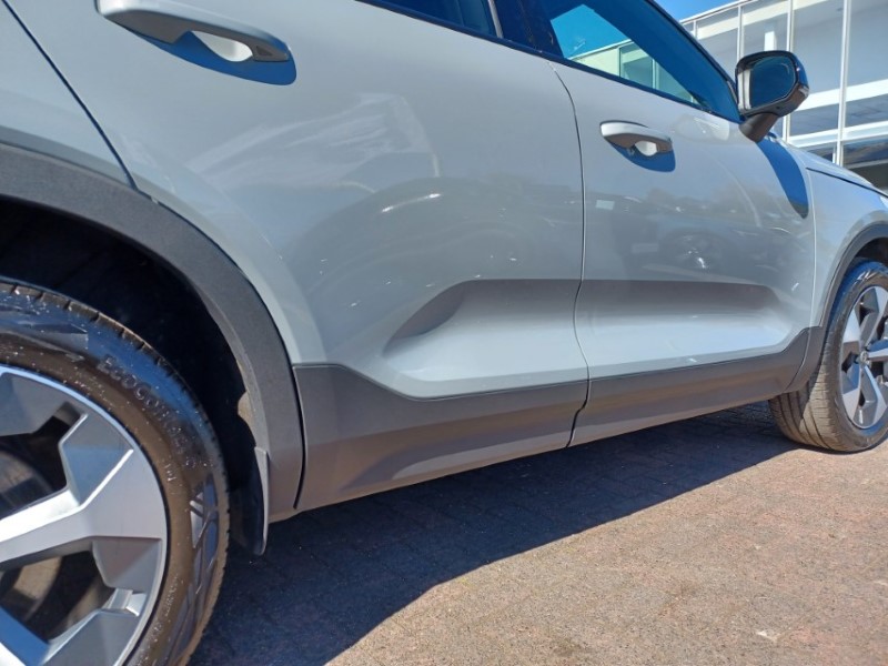 2025 (75) VOLVO XC40 2.0 B3P Plus Dark 5dr Auto 5350930