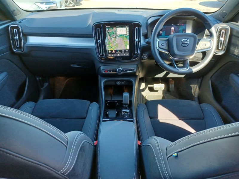 2025 (75) VOLVO XC40 2.0 B3P Plus Dark 5dr Auto 5350912
