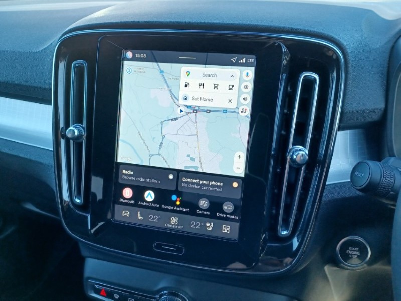 2025 (75) VOLVO XC40 2.0 B3P Plus Dark 5dr Auto 5350893