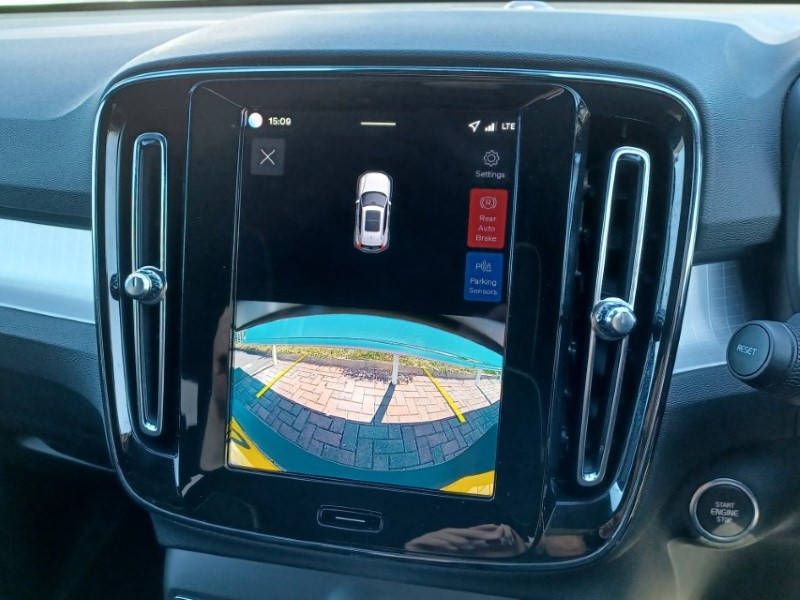 2025 (75) VOLVO XC40 2.0 B3P Plus Dark 5dr Auto 5350900