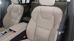 2025 (25) VOLVO XC90 2.0 B5P Plus Dark 5dr AWD Geartronic 5352717