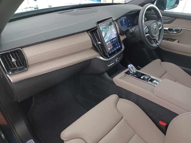 2025 (25) VOLVO XC90 2.0 B5P Plus Dark 5dr AWD Geartronic 5352715
