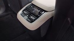 2025 (25) VOLVO XC90 2.0 B5P Plus Dark 5dr AWD Geartronic 5352711