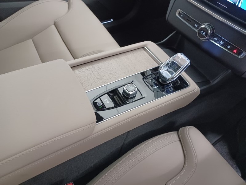 2025 (25) VOLVO XC90 2.0 B5P Plus Dark 5dr AWD Geartronic 5352699