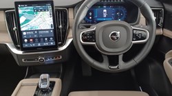 2025 (25) VOLVO XC90 2.0 B5P Plus Dark 5dr AWD Geartronic 5352713