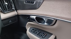 2025 (25) VOLVO XC90 2.0 B5P Plus Dark 5dr AWD Geartronic 5352686