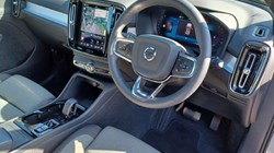 2023 (23) VOLVO XC40 2.0 B4P Plus Dark 5dr Auto 5348837