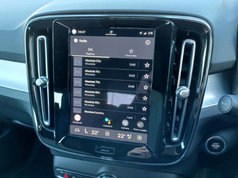2023 (23) VOLVO XC40 2.0 B4P Plus Dark 5dr Auto 5348827
