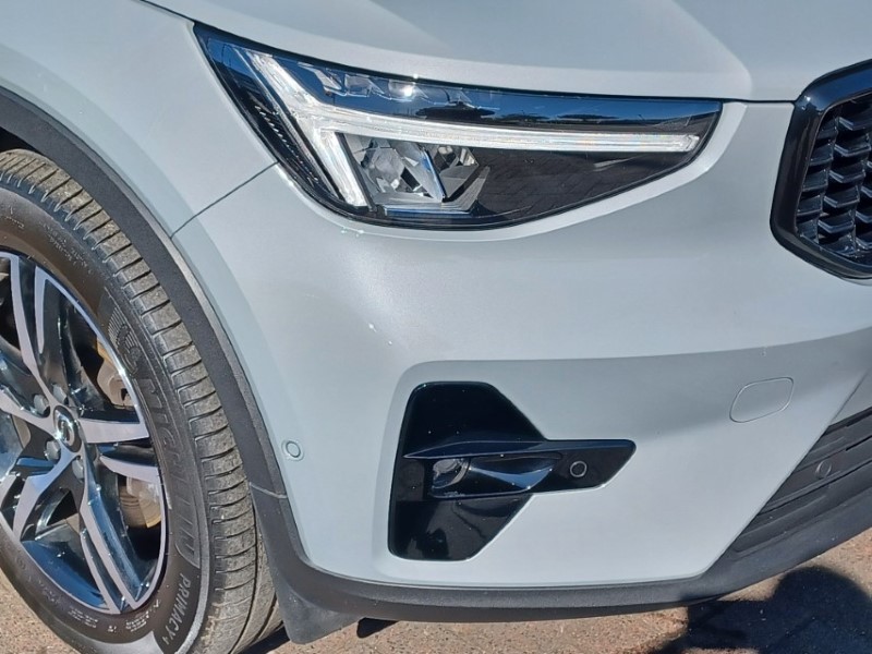 2023 (23) VOLVO XC40 2.0 B4P Plus Dark 5dr Auto 5348866