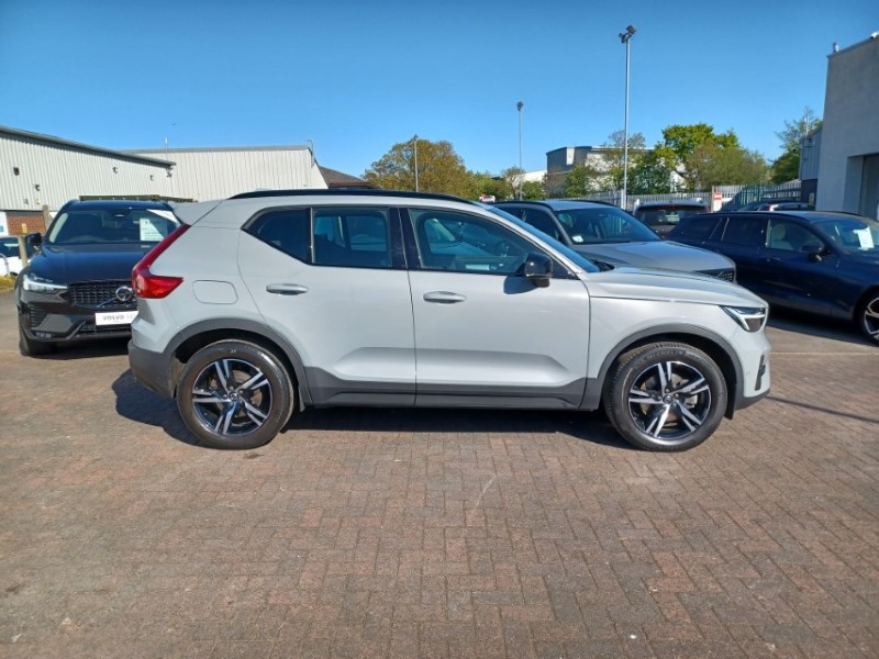 2023 (23) VOLVO XC40 2.0 B4P Plus Dark 5dr Auto 5348817