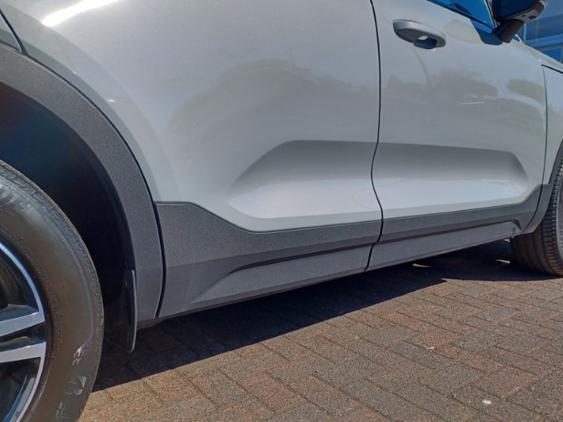 2023 (23) VOLVO XC40 2.0 B4P Plus Dark 5dr Auto 5348865