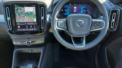 2023 (23) VOLVO XC40 2.0 B4P Plus Dark 5dr Auto 5348843