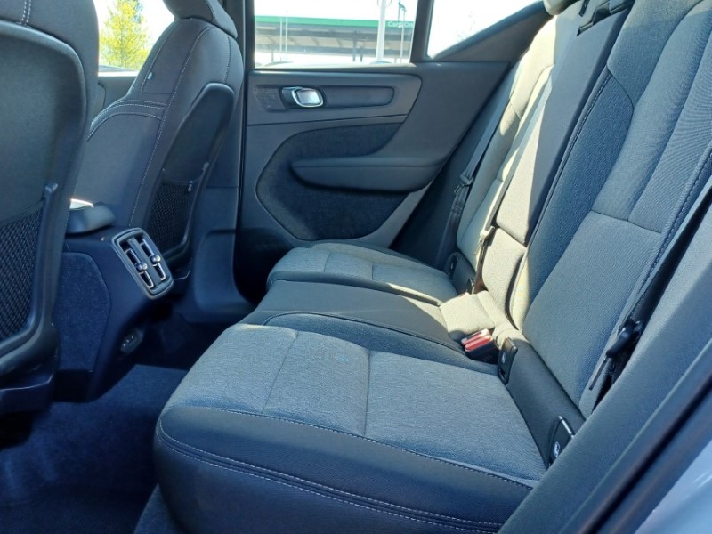 2023 (23) VOLVO XC40 2.0 B4P Plus Dark 5dr Auto 5348850