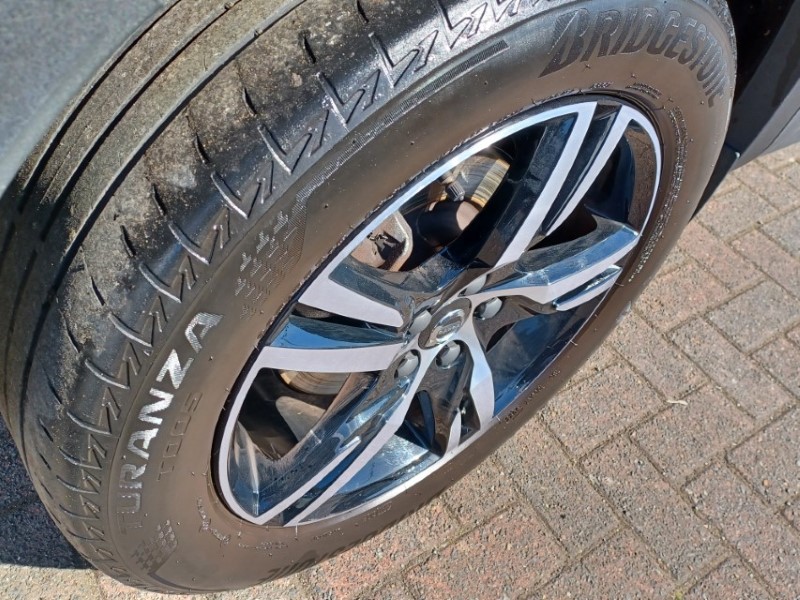 2023 (23) VOLVO XC40 2.0 B4P Plus Dark 5dr Auto 5348863