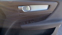 2023 (23) VOLVO XC40 2.0 B4P Plus Dark 5dr Auto 5348831