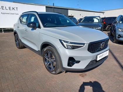 2023 (23) VOLVO XC40 2.0 B4P Plus Dark 5dr Auto