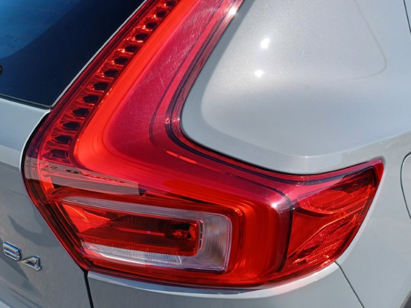 2023 (23) VOLVO XC40 2.0 B4P Plus Dark 5dr Auto 5348860