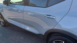 2023 (23) VOLVO XC40 2.0 B4P Plus Dark 5dr Auto 5348859