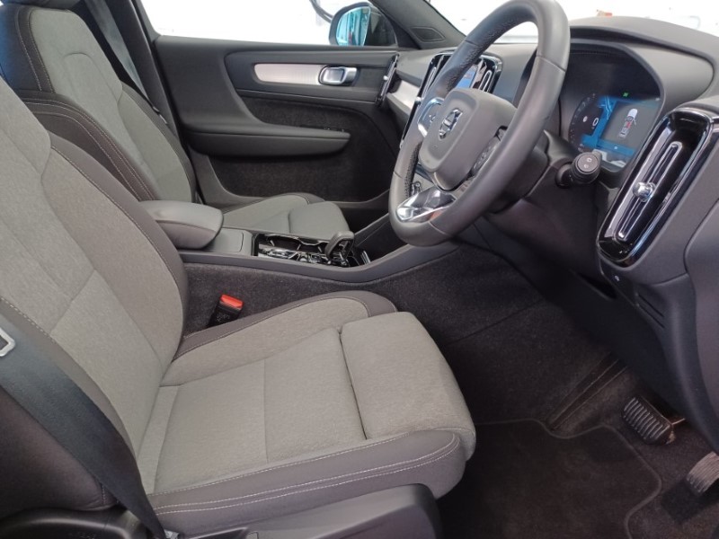 2023 (73) VOLVO XC40 2.0 B3P Plus Dark 5dr Auto 5337848