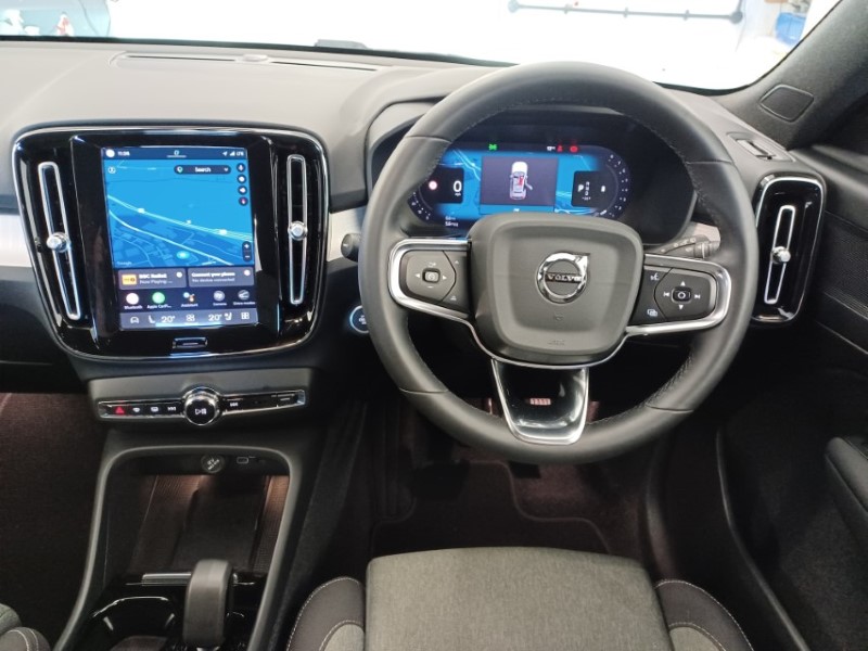 2023 (73) VOLVO XC40 2.0 B3P Plus Dark 5dr Auto 5337853