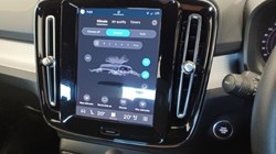 2023 (73) VOLVO XC40 2.0 B3P Plus Dark 5dr Auto 5337842
