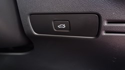 2023 (73) VOLVO XC40 2.0 B3P Plus Dark 5dr Auto 5337834