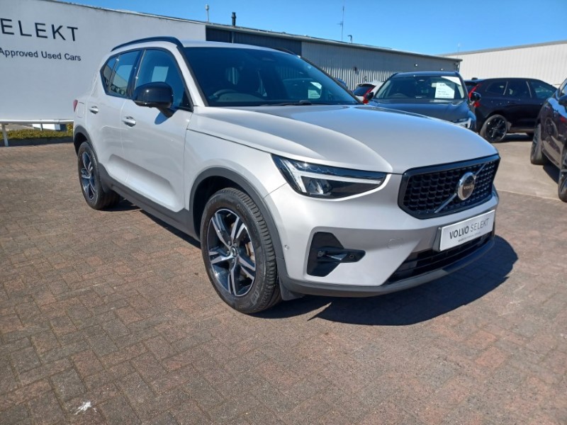 2023 (73) VOLVO XC40 2.0 B3P Plus Dark 5dr Auto