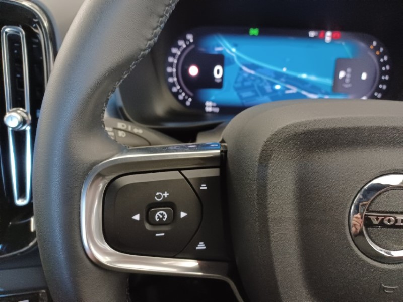 2023 (73) VOLVO XC40 2.0 B3P Plus Dark 5dr Auto 5337836