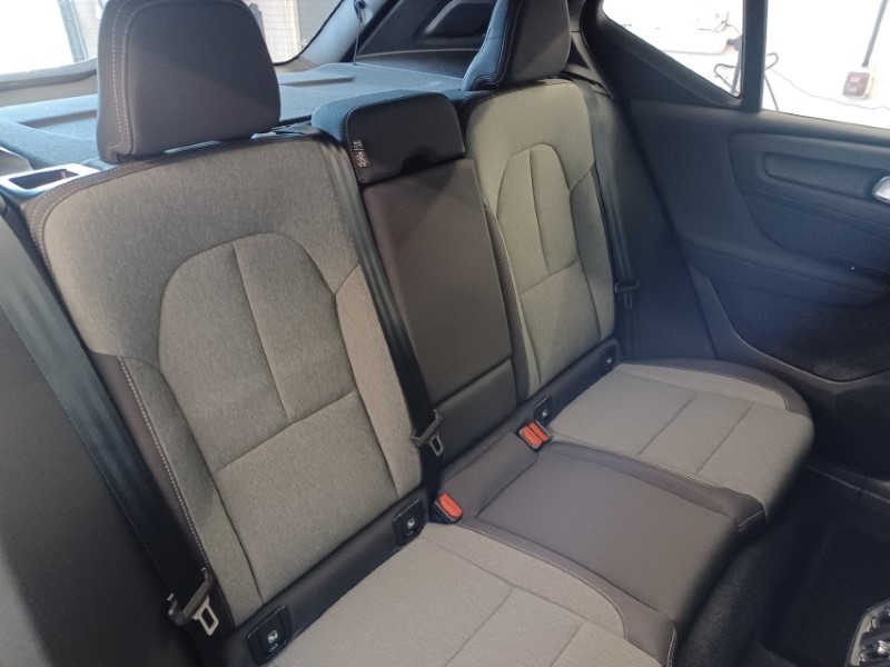 2023 (73) VOLVO XC40 2.0 B3P Plus Dark 5dr Auto 5337850