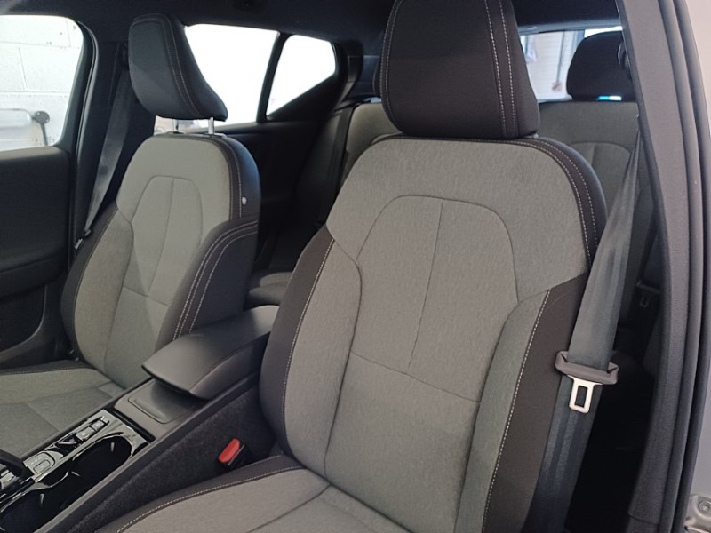 2023 (73) VOLVO XC40 2.0 B3P Plus Dark 5dr Auto 5337860