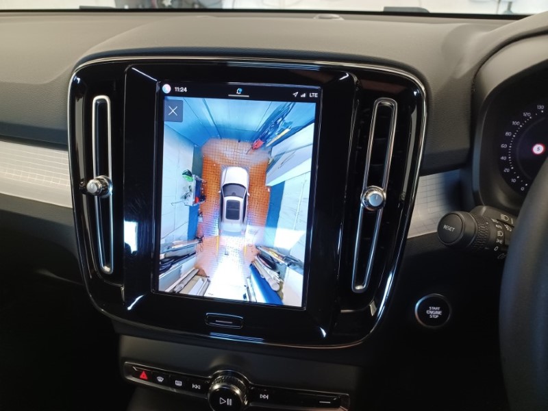 2023 (73) VOLVO XC40 2.0 B3P Plus Dark 5dr Auto 5337845