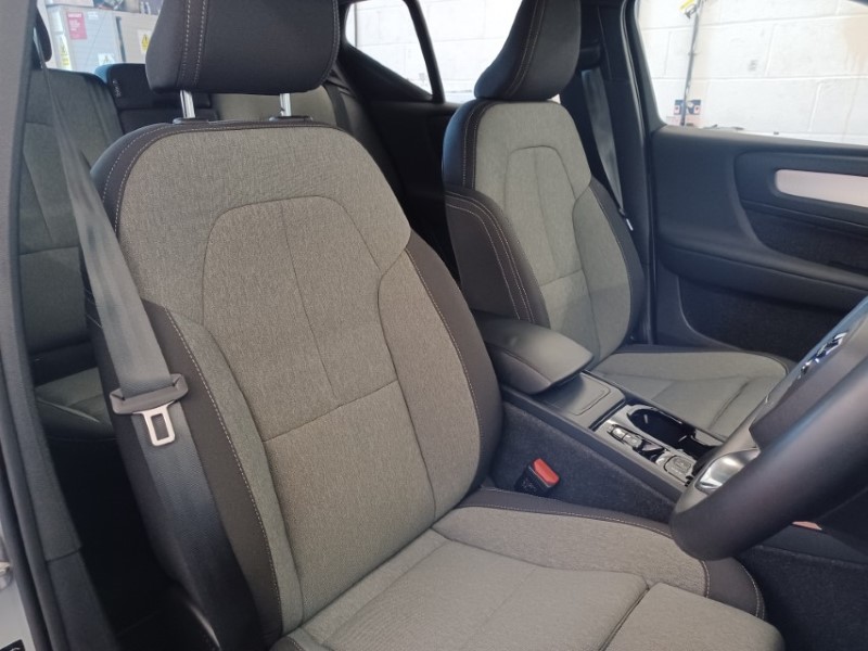 2023 (73) VOLVO XC40 2.0 B3P Plus Dark 5dr Auto 5337849
