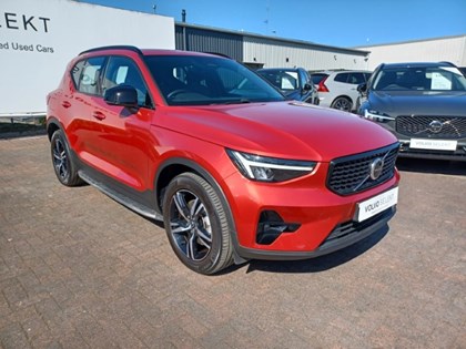 2022 (72) VOLVO XC40 2.0 B3P Plus Dark 5dr Auto
