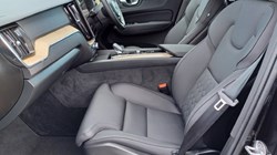 2025 (75) VOLVO XC60 2.0 B5P Plus Dark 5dr AWD Geartronic 5347233
