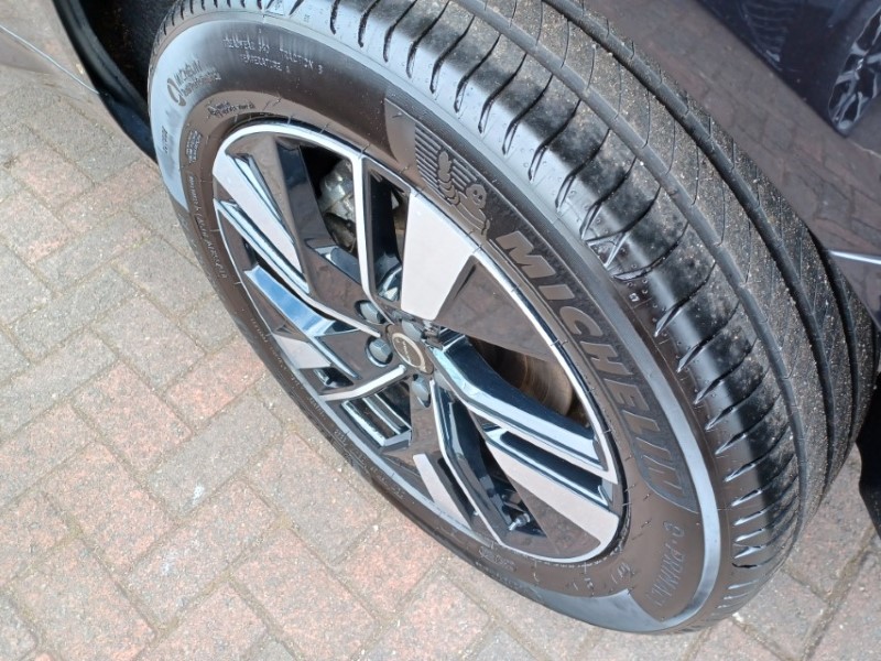 2025 (75) VOLVO XC60 2.0 B5P Plus Dark 5dr AWD Geartronic 5347246