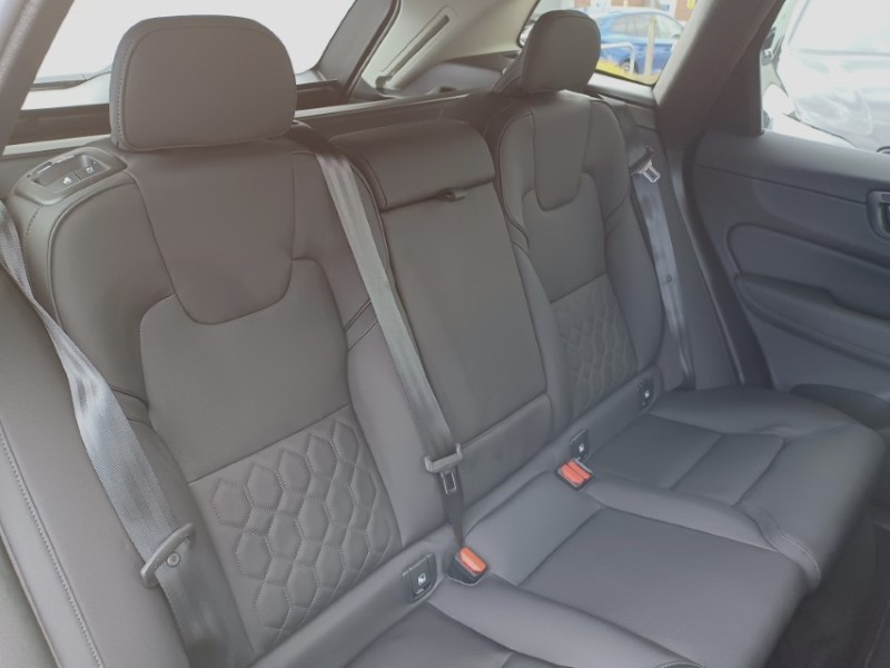 2025 (75) VOLVO XC60 2.0 B5P Plus Dark 5dr AWD Geartronic 5347230