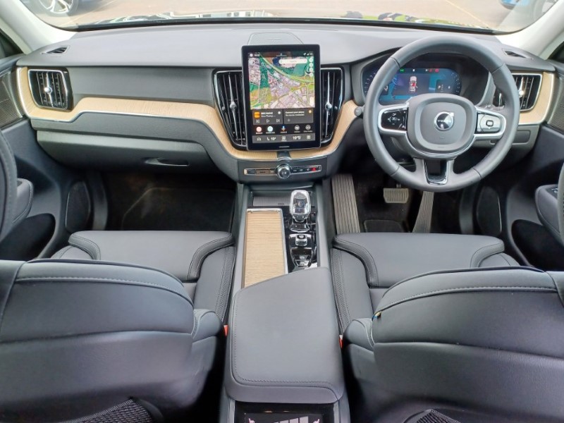 2025 (75) VOLVO XC60 2.0 B5P Plus Dark 5dr AWD Geartronic 5347232