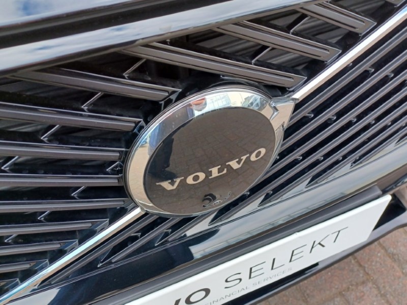 2025 (75) VOLVO XC60 2.0 B5P Plus Dark 5dr AWD Geartronic 5347255