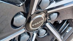 2025 (75) VOLVO XC60 2.0 B5P Plus Dark 5dr AWD Geartronic 5347253