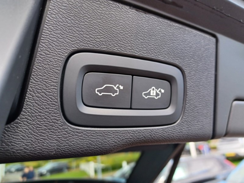 2025 (75) VOLVO XC60 2.0 B5P Plus Dark 5dr AWD Geartronic 5347241